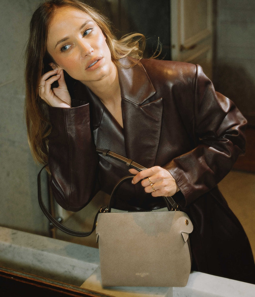 Medium Swann | Suede Cappuccino - Fleuron Paris